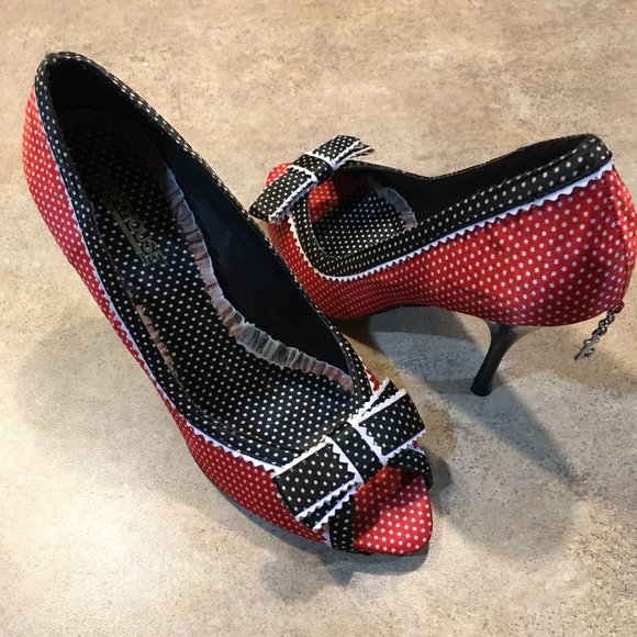 PENTHOUSE Red Polka Dot Fabric Peep Toe Charm Pump - Picture 2 of 7